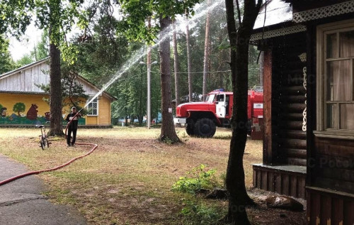 Отработали тушение условного пожара в оздоровительном центре &quot;Юность&quot;