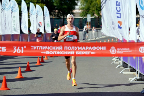 Около двух тысяч человек приняли участие в полумарафоне «Волжский берег» в Угличе