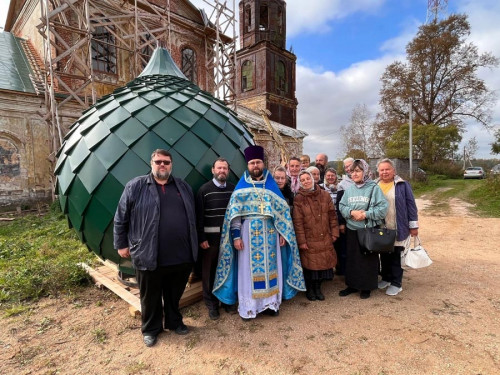 В селе Масальское Угличского района освятили новый купол храма Рождества Христова