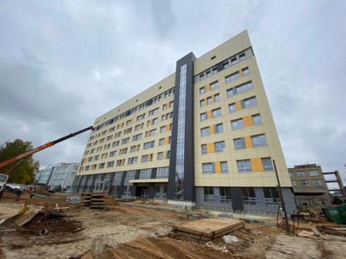 Строящийся в Ярославле хирургический корпус онкобольницы готов более чем на 70 процентов