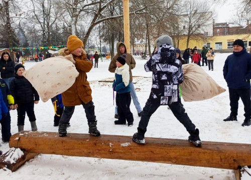 Встретили Масленицу