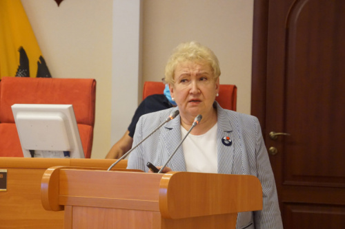 Депутаты Думы решили обратиться к жителям области с просьбой серьезно задуматься о необходимости вакцинации
