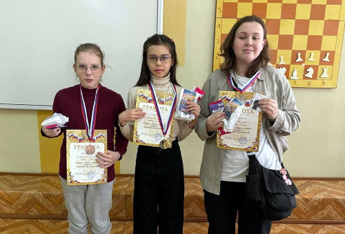 В шахматном клубе состоялся женский турнир по быстрым шахматам к 8 Марта