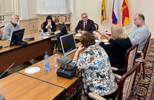 Илья Филипцов встретился с представителями «Творческого объединения художников города Углича»