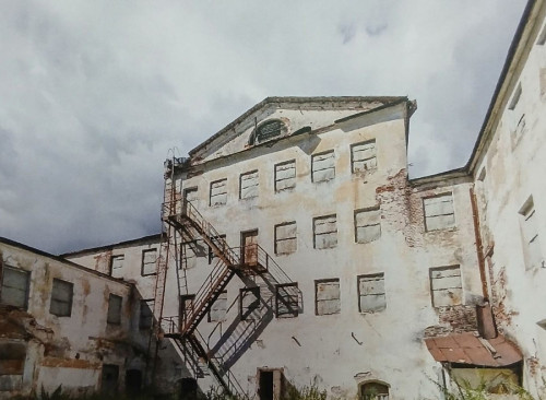 Подрядная организация получила разрешение на проведение первоочередных противоаварийных работ на памятнике «Зимин двор» в Угличе