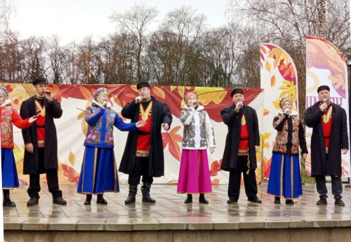 Илья Филипцов встретился с артистами ансамбля «Матаня»