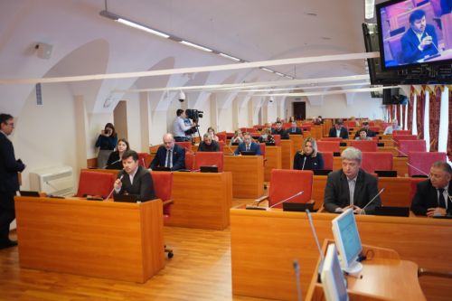 Депутаты областной Думы решили обратиться в Правительство РФ по вопросу продления программы детского кэшбэка