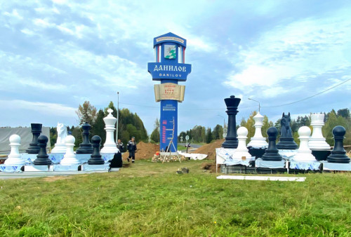 Новая стела в стиле шахмат появится на трассе М8 под Даниловом