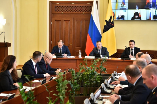 Безопасность учреждений социальной сферы обсудили в Правительстве Ярославской области