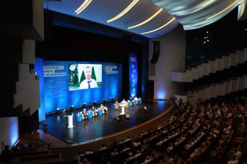 Михаил Евраев увеличил губернаторские стипендии для одаренных детей и выплаты их наставникам