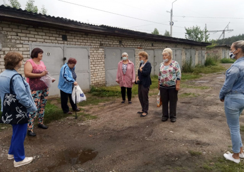 Обсудили вопрос самостроя в Рыжечном бору с жителями