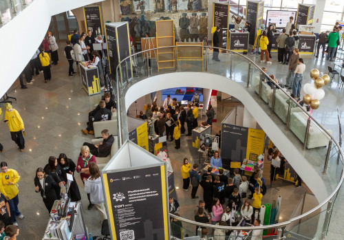 ​​​Развитие АПК и туризма обсудили в рамках Недели промышленности в Ярославле