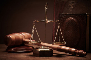 Угличской межрайонной прокуратурой направлено в суд уголовное дело по факту хищения ювелирных изделий из магазина