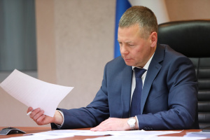 ​Михаил Евраев в связи с больничным возложил исполнение обязанностей на и. о. заместителя губернатора Илью Баланина