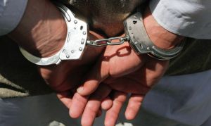 Полицейскими в Угличе задержаны двое мужчин, забиравших деньги у обманутых мошенниками пенсионеров