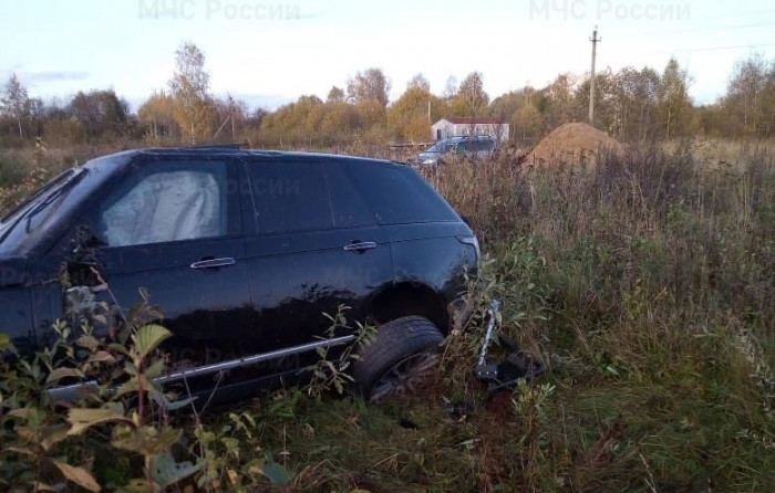 Пассажир погиб в результате переворота иномарки в кювете у поселка Алтыново под Угличем.