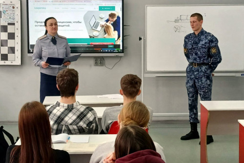 Сотрудники угличской ЛИУ-9 рассказали школьникам выпускных классов о службе в УИС
