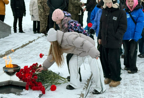 Возложение цветов в Парке Победы