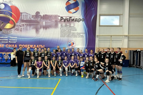 Детские спортивные турниры по волейболу и акробатике