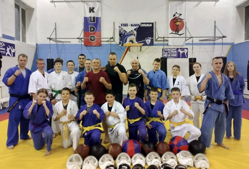 Мероприятие по обмену опытом прошло в СШ "Витязь"