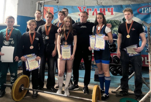 Чемпионат и первенство Углича по классическому пауэрлифтингу ко Дню Победы в Великой Отечественной войне