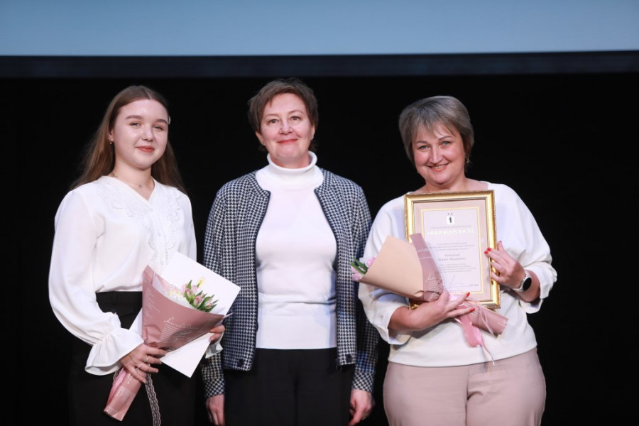 Одаренные дети из Ярославской области получили сертификаты на губернаторские стипендии