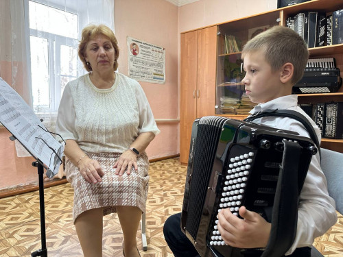 Некрасовская детская музыкальная школа получила новые музыкальные инструменты