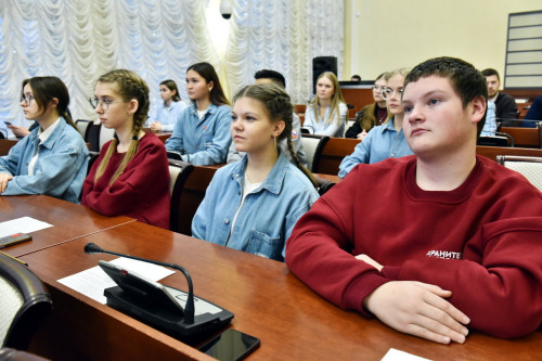 Михаил Евраев встретился с участниками регионального отделения «Движения Первых»