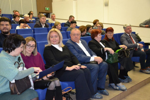 Средства федерального бюджета направят на закупку оборудования для перинатального центра и детских больниц региона