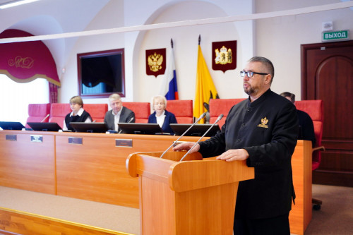 Наибольшее число обращений к детскому омбудсмену касалось сферы образования