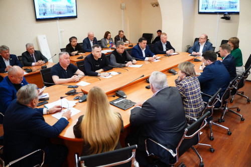 Депутаты рекомендовали мэрии Ярославля начать работу по ямочному и карточному ремонту дорог