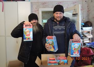 Подарки Богоявленского женского монастыря г. Углича для детей приходов Угличского благочиния на Рождество Христово