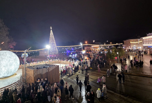 На Успенской площади дали старт новогодним праздникам в Угличе