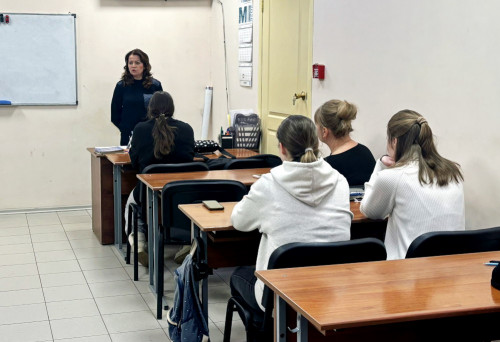 Начинающий водитель в автошколе