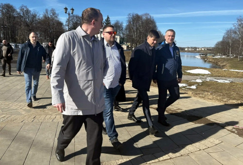 Команда Правительства области посетили объекты Углича