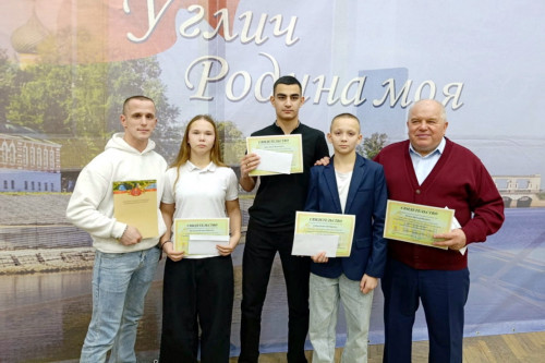 "Витязям" вручили стипендии Главы округа