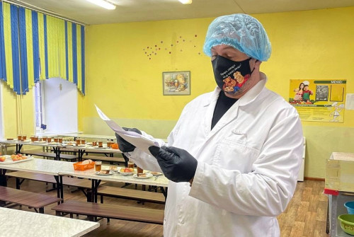Обеспечение качества питания в образовательных учреждениях Углича: результаты проверки
