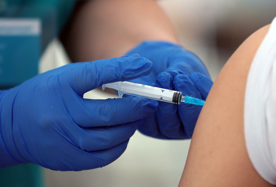Вакцинация против гриппа начнется в детских садах и школах со следующей недели
